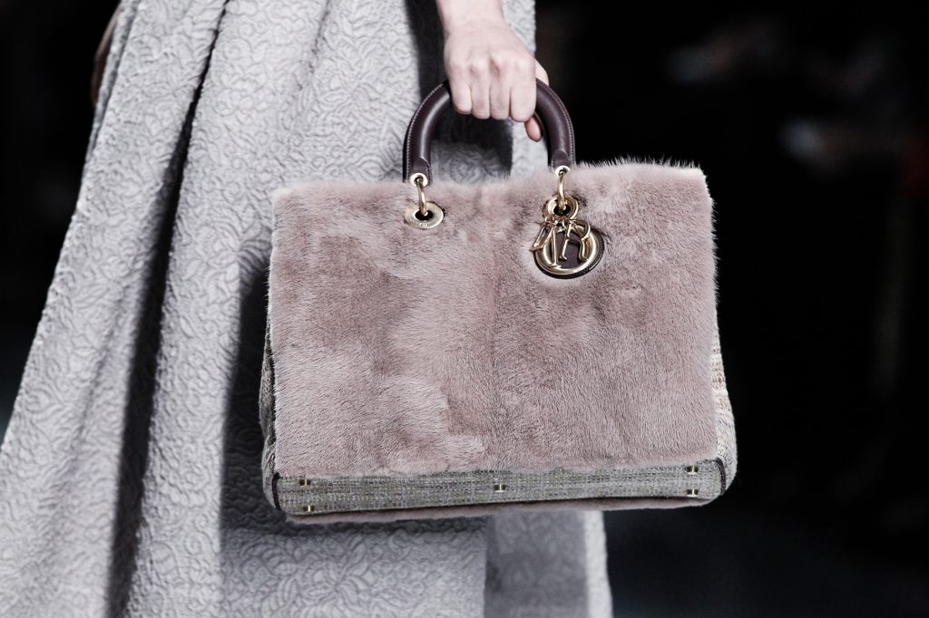 Меховая сумка от Christian Dior